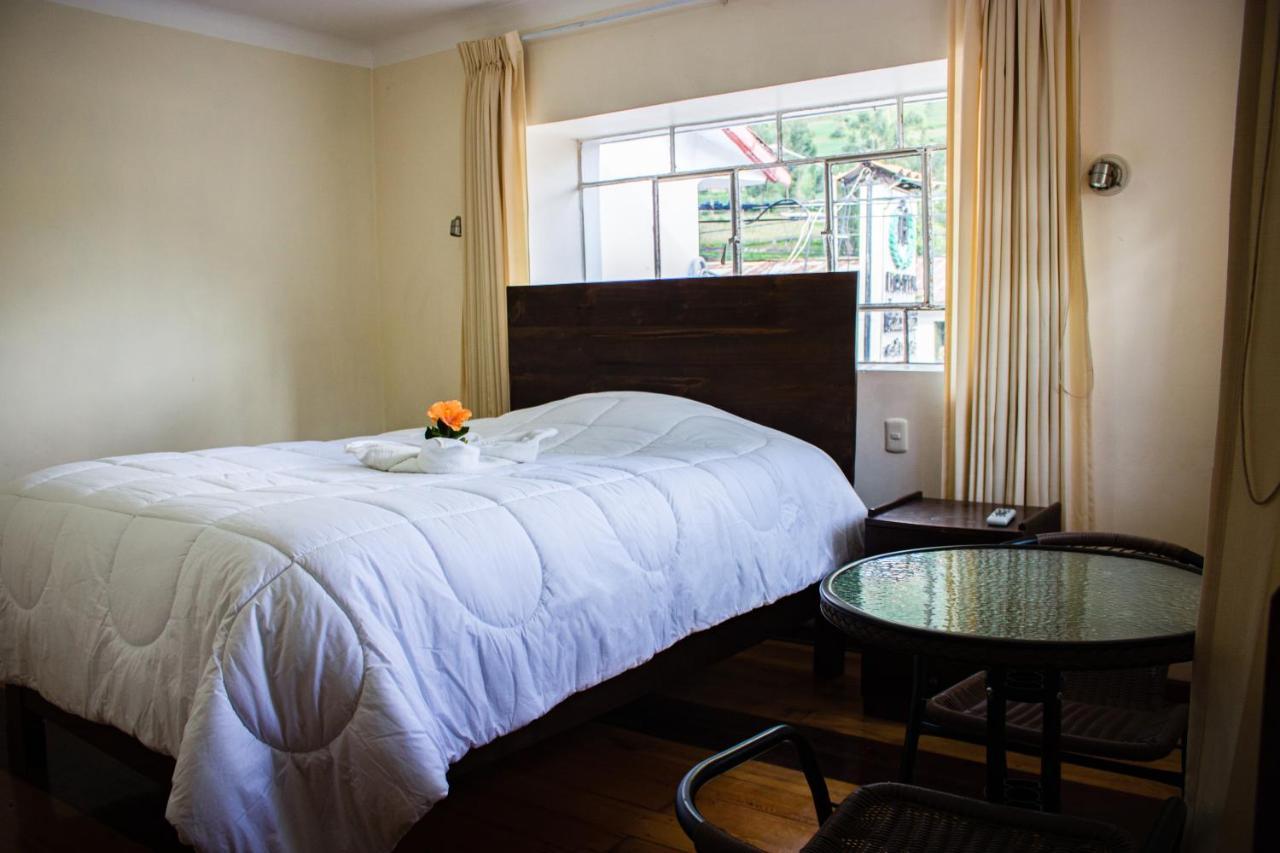 Hotel Los Laureles Calca 外观 照片