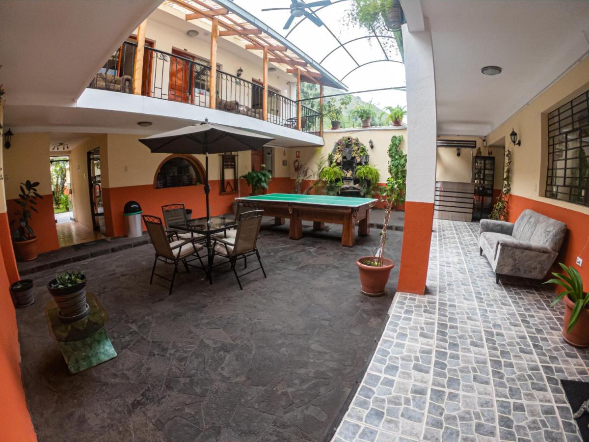 Hotel Los Laureles Calca 外观 照片