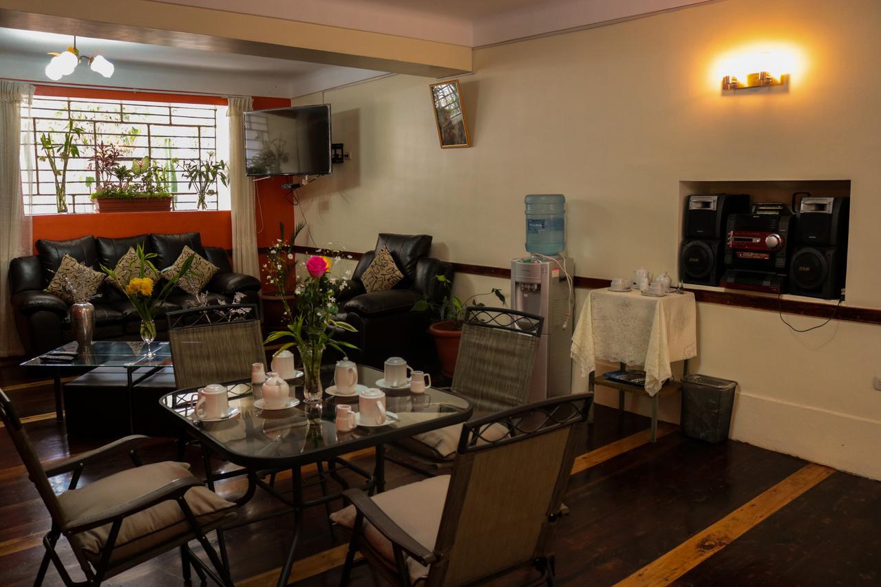 Hotel Los Laureles Calca 外观 照片
